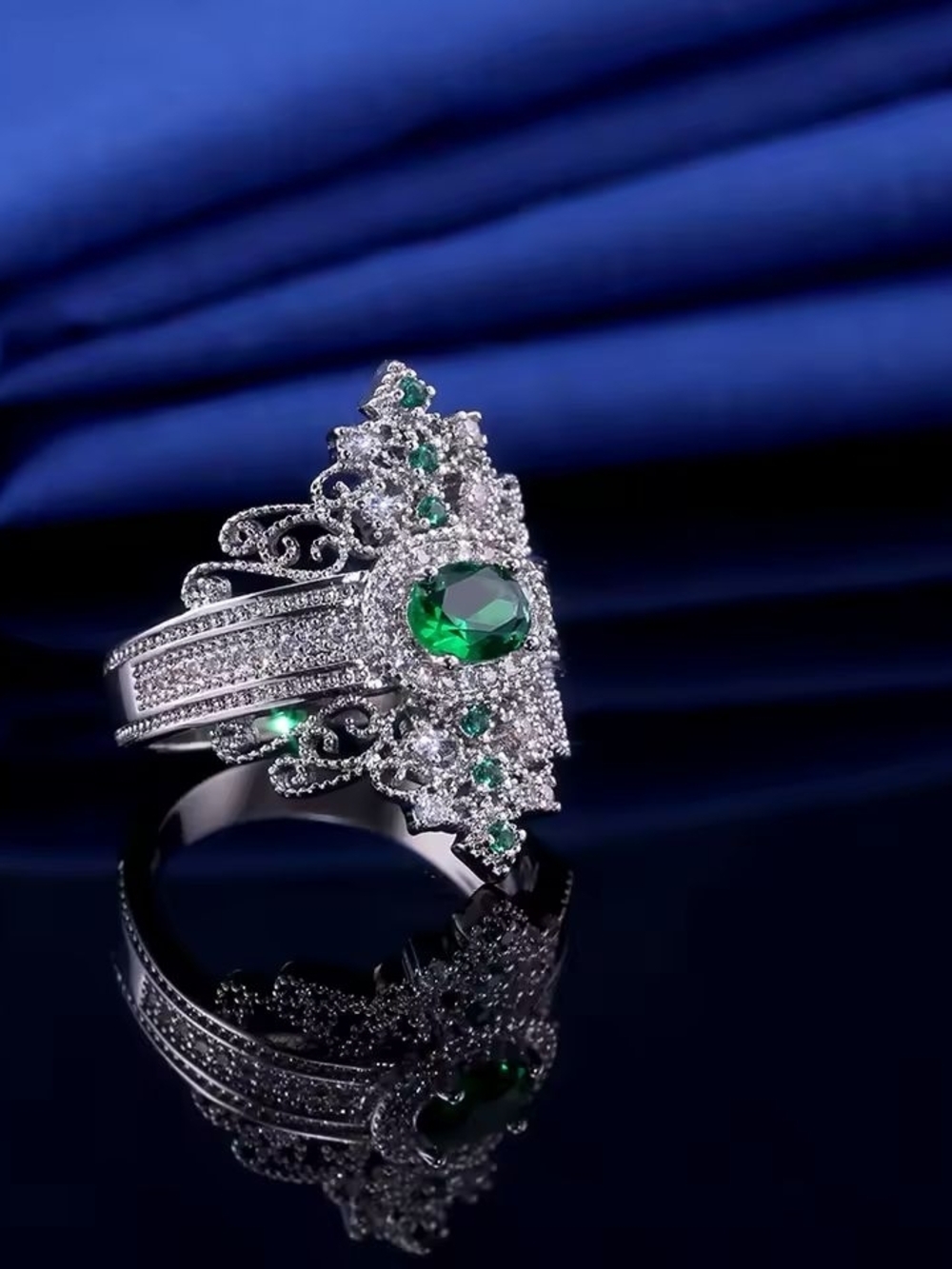 Regal Emerald & Silver Filigree Cocktail Ring - Green Statement Band